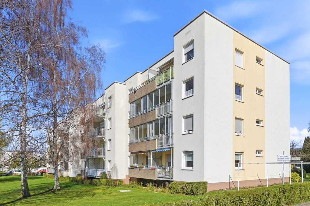 Gütelhöfer Immobilien - Immobilienangebot - Rheinbach - Alle - Für Kapitalanleger in Freizeitparknähe! Modernisierte und solide vermietete Dreiraumwohnung