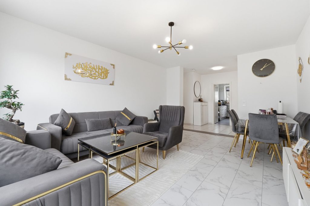 Gütelhöfer Immobilien - Immobilienangebot - Rheinbach - Alle - Für Kapitalanleger in Freizeitparknähe! Modernisierte und solide vermietete Dreiraumwohnung