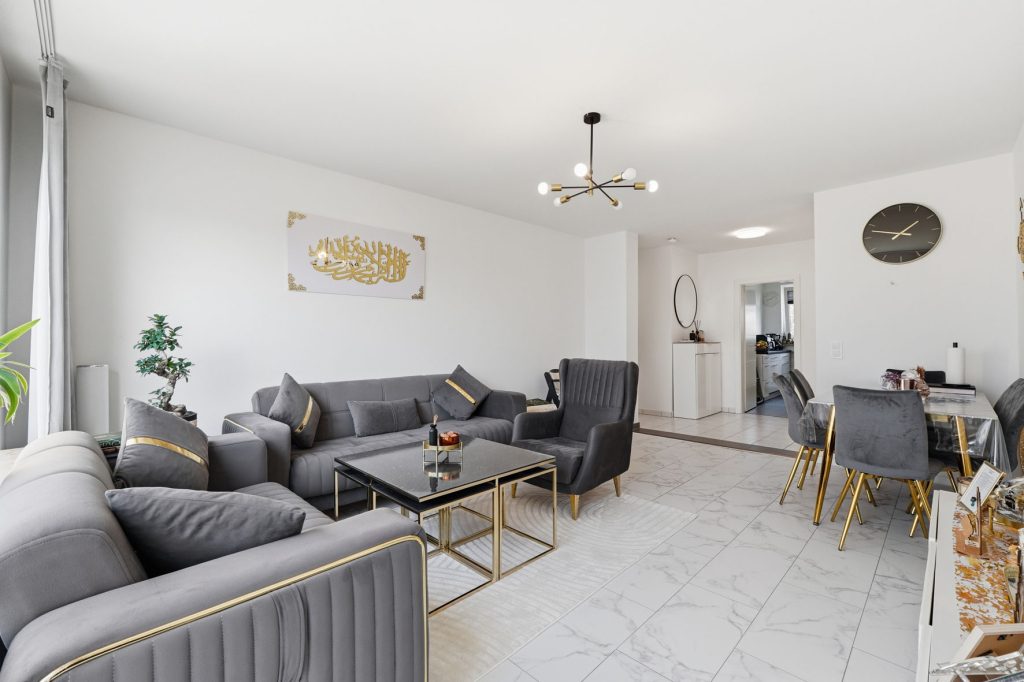 Gütelhöfer Immobilien - Immobilienangebot - Rheinbach - Alle - Für Kapitalanleger in Freizeitparknähe! Modernisierte und solide vermietete Dreiraumwohnung