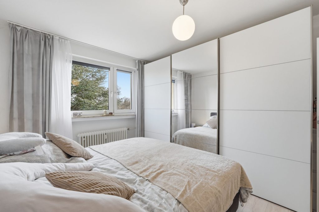 Gütelhöfer Immobilien - Immobilienangebot - Rheinbach - Alle - Für Kapitalanleger in Freizeitparknähe! Modernisierte und solide vermietete Dreiraumwohnung