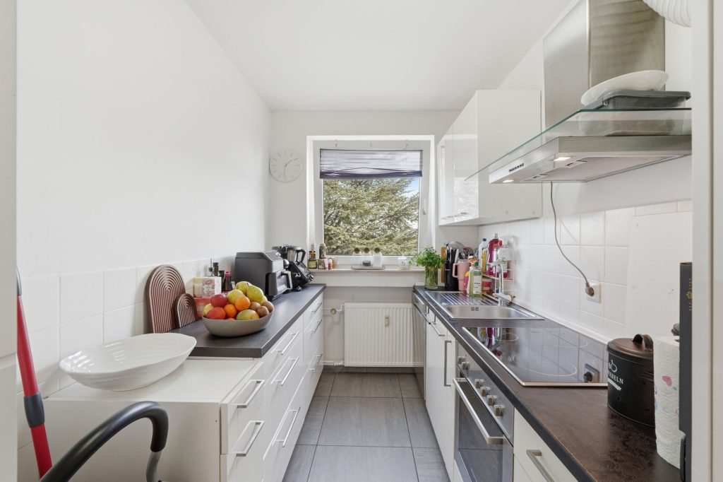 Gütelhöfer Immobilien - Immobilienangebot - Rheinbach - Alle - Für Kapitalanleger in Freizeitparknähe! Modernisierte und solide vermietete Dreiraumwohnung