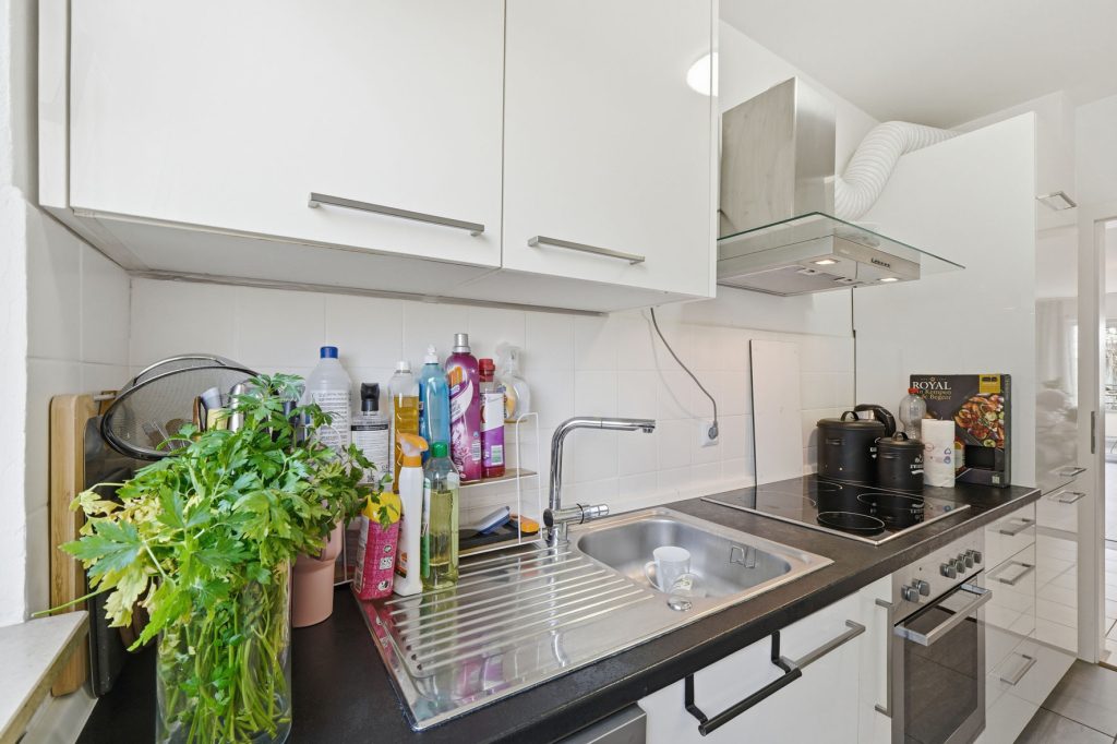 Gütelhöfer Immobilien - Immobilienangebot - Rheinbach - Alle - Für Kapitalanleger in Freizeitparknähe! Modernisierte und solide vermietete Dreiraumwohnung
