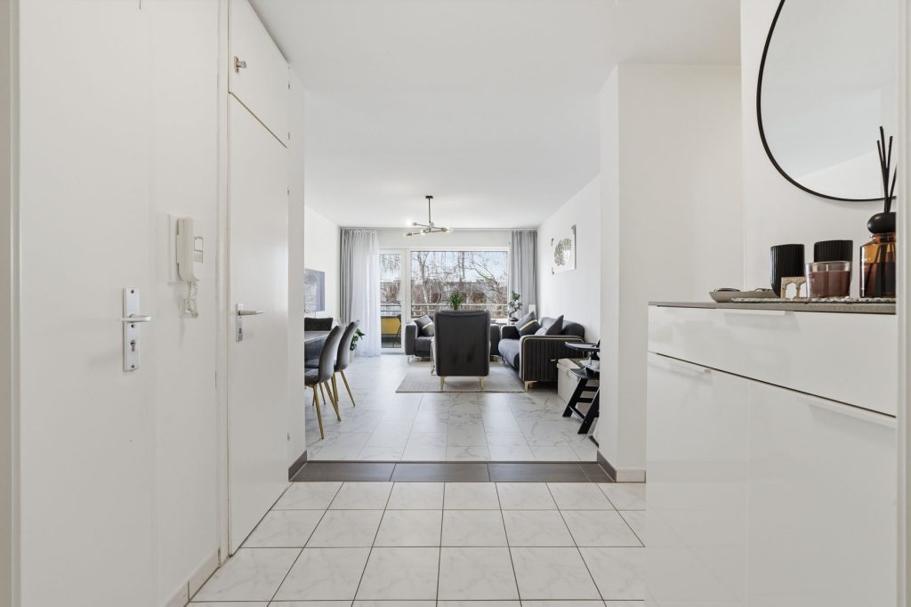 Gütelhöfer Immobilien - Immobilienangebot - Rheinbach - Alle - Für Kapitalanleger in Freizeitparknähe! Modernisierte und solide vermietete Dreiraumwohnung
