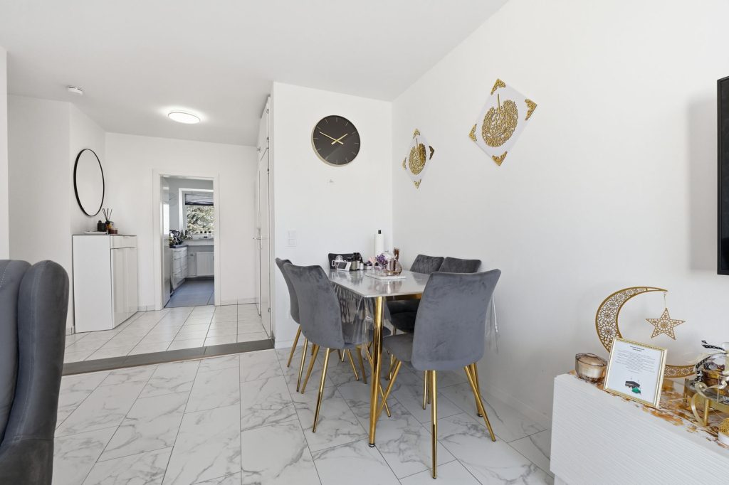 Gütelhöfer Immobilien - Immobilienangebot - Rheinbach - Alle - Für Kapitalanleger in Freizeitparknähe! Modernisierte und solide vermietete Dreiraumwohnung