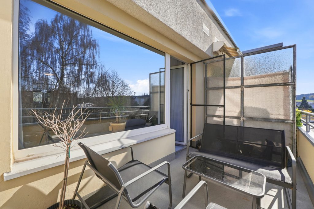 Gütelhöfer Immobilien - Immobilienangebot - Rheinbach - Alle - Für Kapitalanleger in Freizeitparknähe! Modernisierte und solide vermietete Dreiraumwohnung