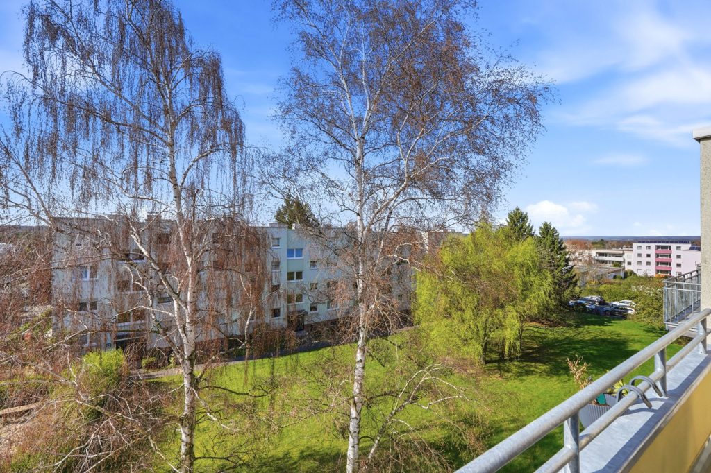Gütelhöfer Immobilien - Immobilienangebot - Rheinbach - Alle - Für Kapitalanleger in Freizeitparknähe! Modernisierte und solide vermietete Dreiraumwohnung