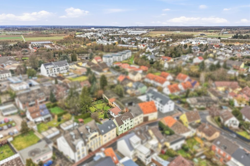 Gütelhöfer Immobilien - Immobilienangebot - Meckenheim - Alle - Platz für Generationen! Großzügiges Wohnhaus auf 1.045m² Grund mit Potenzial in zentraler Lage