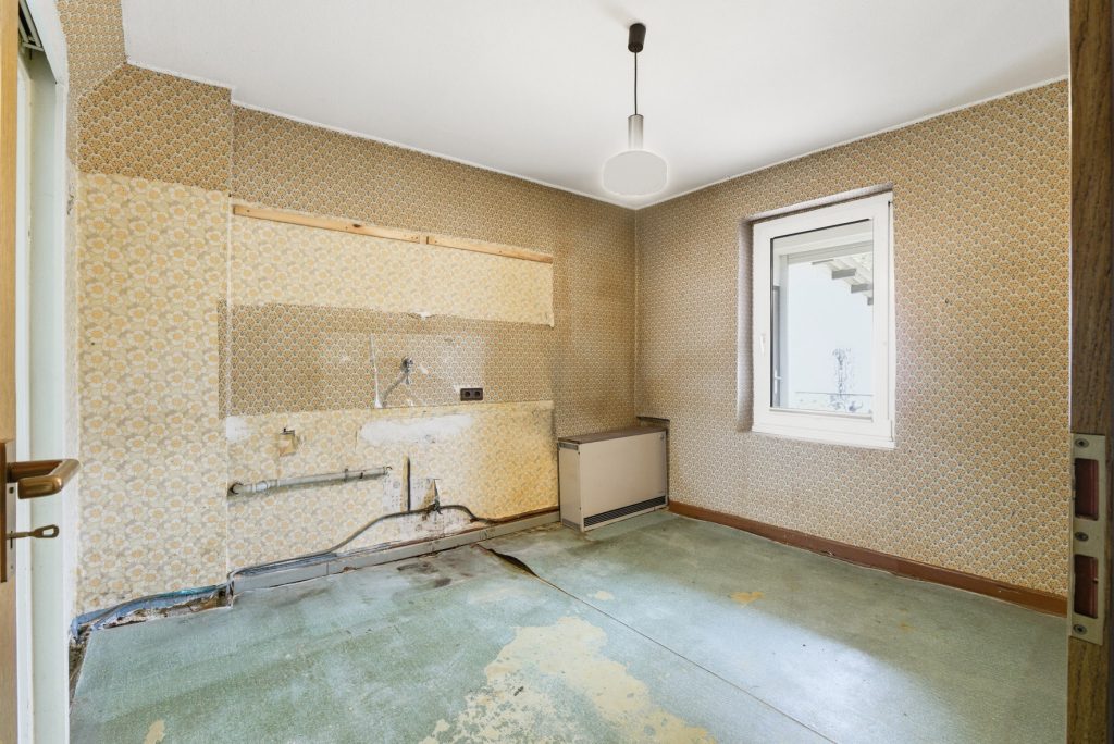 Gütelhöfer Immobilien - Immobilienangebot - Meckenheim - Alle - Platz für Generationen! Großzügiges Wohnhaus auf 1.045m² Grund mit Potenzial in zentraler Lage