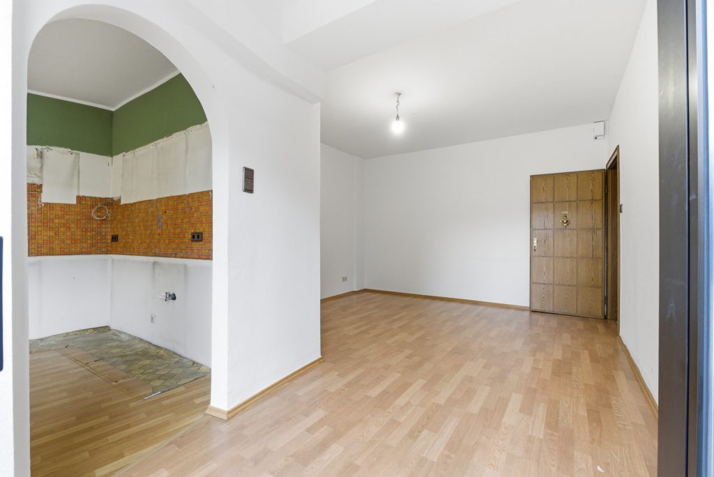 Gütelhöfer Immobilien - Immobilienangebot - Meckenheim - Alle - Platz für Generationen! Großzügiges Wohnhaus auf 1.045m² Grund mit Potenzial in zentraler Lage