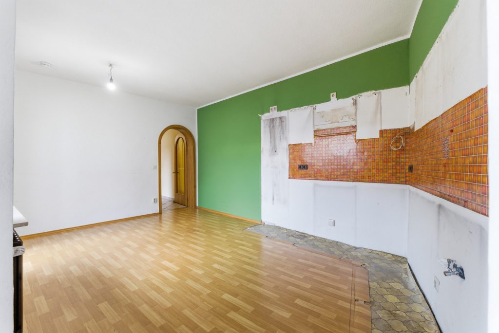Gütelhöfer Immobilien - Immobilienangebot - Meckenheim - Alle - Platz für Generationen! Großzügiges Wohnhaus auf 1.045m² Grund mit Potenzial in zentraler Lage