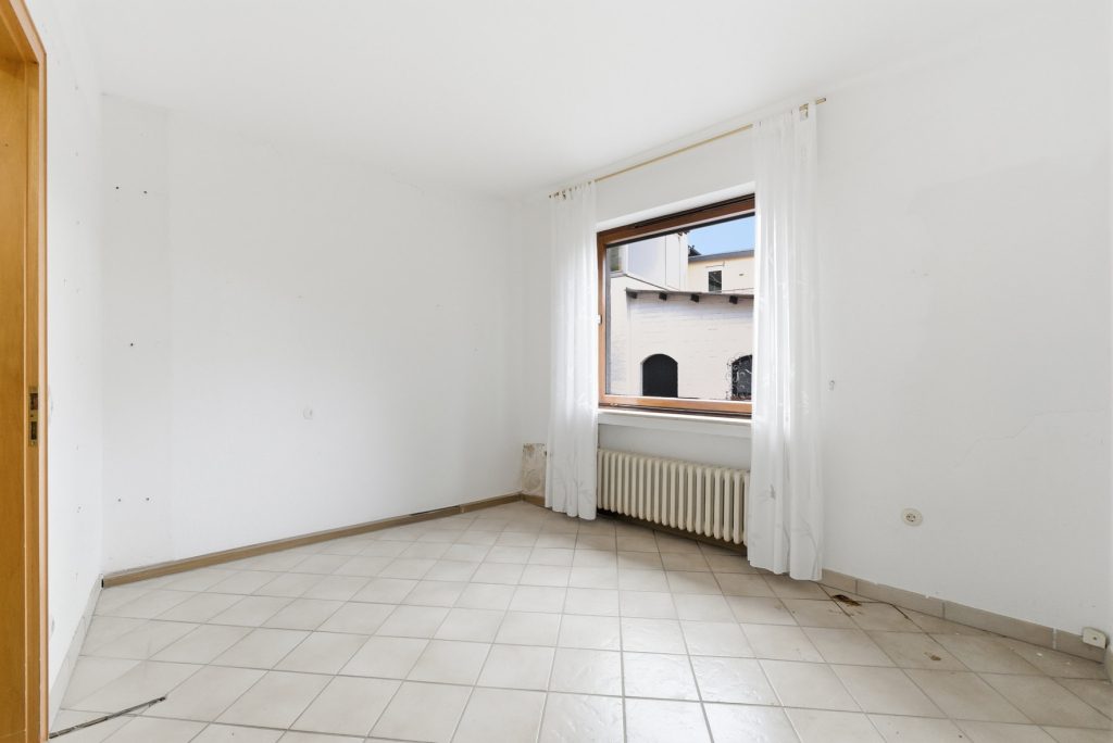 Gütelhöfer Immobilien - Immobilienangebot - Meckenheim - Alle - Platz für Generationen! Großzügiges Wohnhaus auf 1.045m² Grund mit Potenzial in zentraler Lage