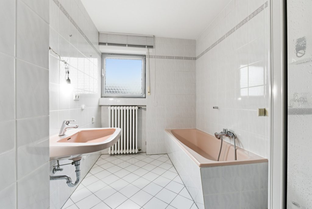 Gütelhöfer Immobilien - Immobilienangebot - Meckenheim - Alle - Platz für Generationen! Großzügiges Wohnhaus auf 1.045m² Grund mit Potenzial in zentraler Lage