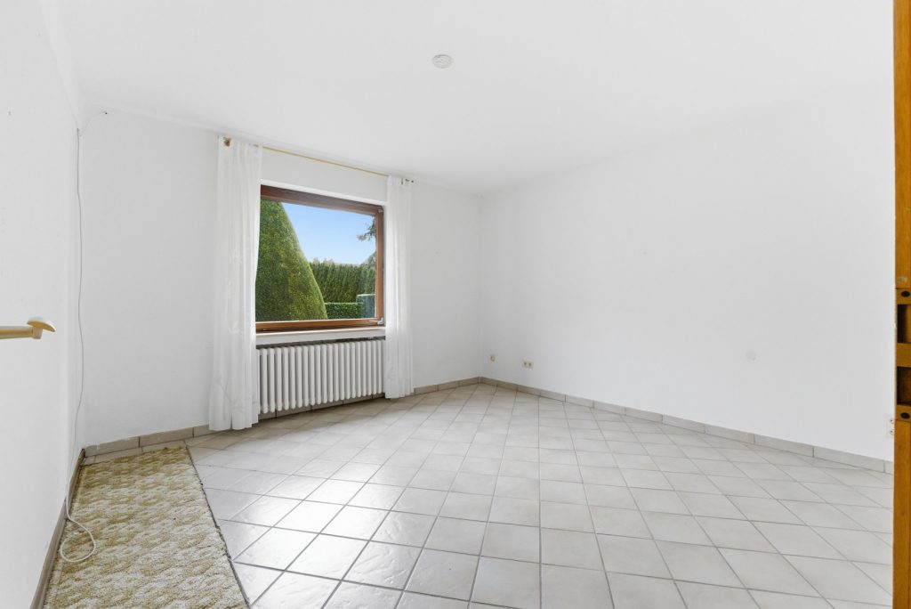 Gütelhöfer Immobilien - Immobilienangebot - Meckenheim - Alle - Platz für Generationen! Großzügiges Wohnhaus auf 1.045m² Grund mit Potenzial in zentraler Lage
