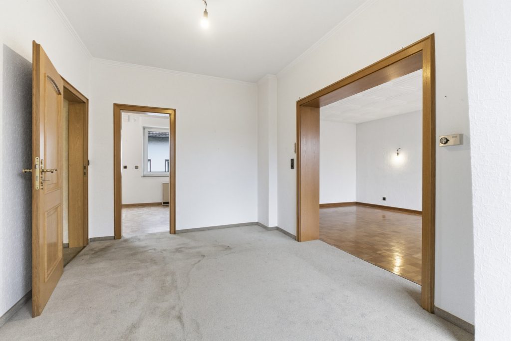 Gütelhöfer Immobilien - Immobilienangebot - Meckenheim - Alle - Platz für Generationen! Großzügiges Wohnhaus auf 1.045m² Grund mit Potenzial in zentraler Lage
