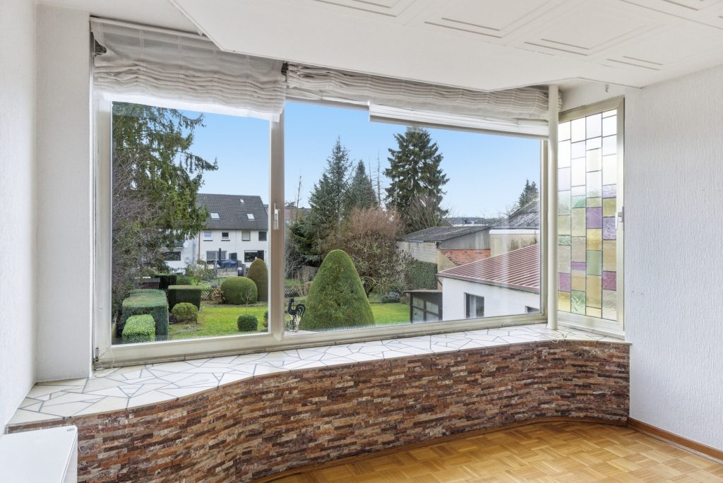 Gütelhöfer Immobilien - Immobilienangebot - Meckenheim - Alle - Platz für Generationen! Großzügiges Wohnhaus auf 1.045m² Grund mit Potenzial in zentraler Lage