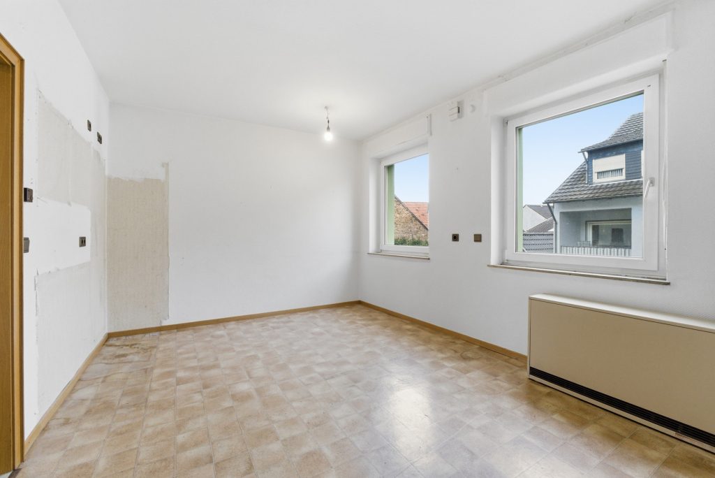 Gütelhöfer Immobilien - Immobilienangebot - Meckenheim - Alle - Platz für Generationen! Großzügiges Wohnhaus auf 1.045m² Grund mit Potenzial in zentraler Lage