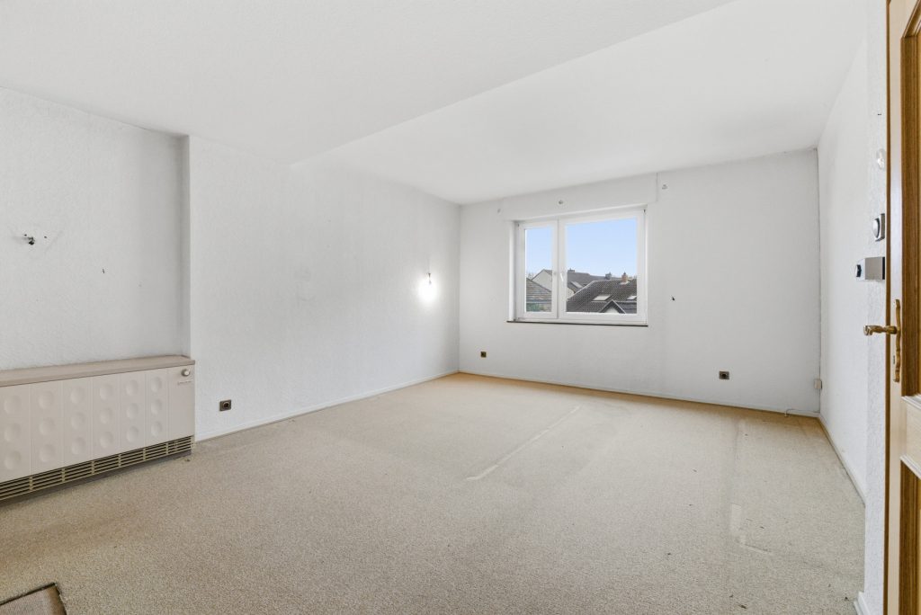 Gütelhöfer Immobilien - Immobilienangebot - Meckenheim - Alle - Platz für Generationen! Großzügiges Wohnhaus auf 1.045m² Grund mit Potenzial in zentraler Lage