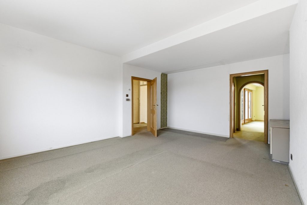 Gütelhöfer Immobilien - Immobilienangebot - Meckenheim - Alle - Platz für Generationen! Großzügiges Wohnhaus auf 1.045m² Grund mit Potenzial in zentraler Lage