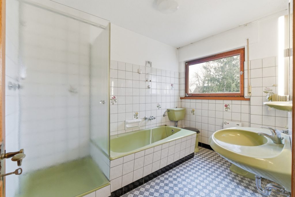Gütelhöfer Immobilien - Immobilienangebot - Meckenheim - Alle - Platz für Generationen! Großzügiges Wohnhaus auf 1.045m² Grund mit Potenzial in zentraler Lage