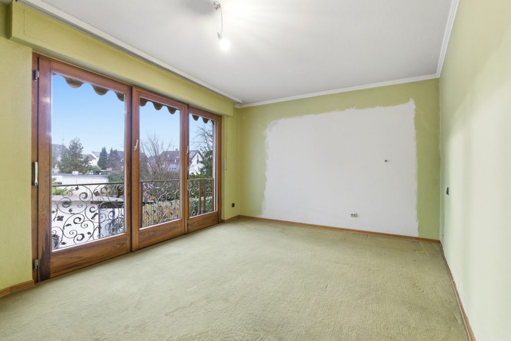 Gütelhöfer Immobilien - Immobilienangebot - Meckenheim - Alle - Platz für Generationen! Großzügiges Wohnhaus auf 1.045m² Grund mit Potenzial in zentraler Lage