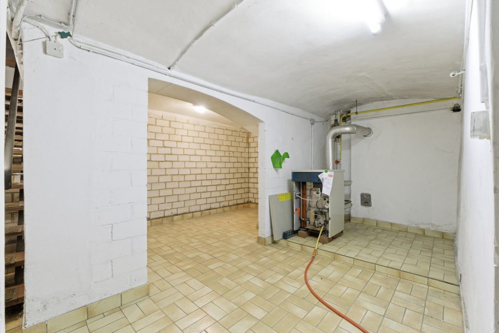 Gütelhöfer Immobilien - Immobilienangebot - Meckenheim - Alle - Platz für Generationen! Großzügiges Wohnhaus auf 1.045m² Grund mit Potenzial in zentraler Lage