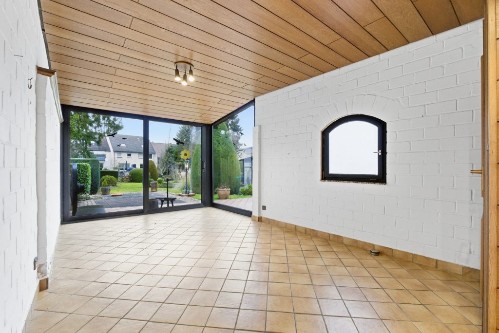 Gütelhöfer Immobilien - Immobilienangebot - Meckenheim - Alle - Platz für Generationen! Großzügiges Wohnhaus auf 1.045m² Grund mit Potenzial in zentraler Lage