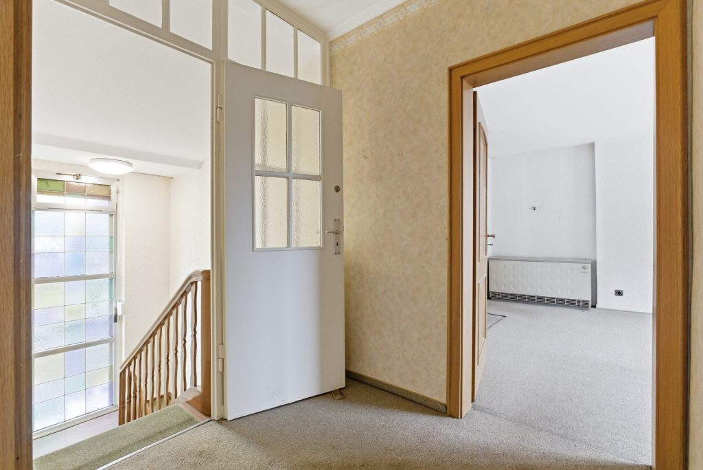 Gütelhöfer Immobilien - Immobilienangebot - Meckenheim - Alle - Platz für Generationen! Großzügiges Wohnhaus auf 1.045m² Grund mit Potenzial in zentraler Lage