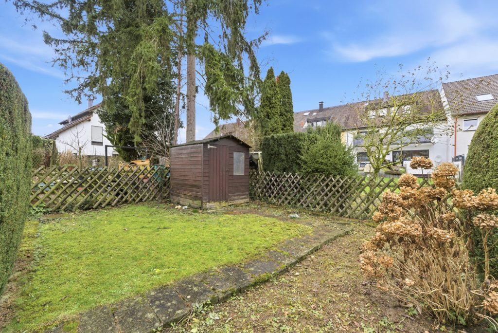 Gütelhöfer Immobilien - Immobilienangebot - Meckenheim - Alle - Platz für Generationen! Großzügiges Wohnhaus auf 1.045m² Grund mit Potenzial in zentraler Lage