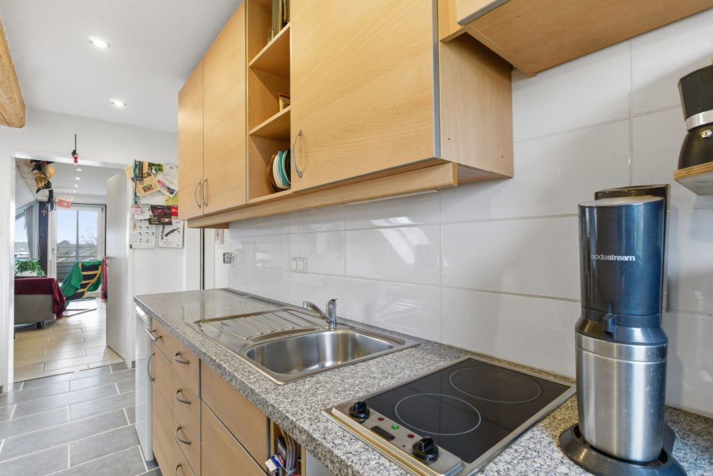 Gütelhöfer Immobilien - Immobilienangebot - Swisttal / Heimerzheim - Alle - Großzügiges Mehrgenerationenhaus mit 2 Einbauküchen, 2 Garagen und Kaminofen in Heimerzheim
