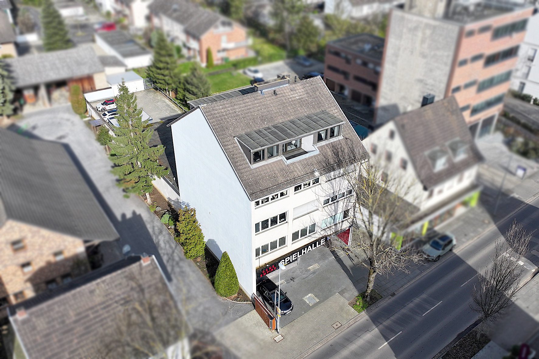 Gütelhöfer Immobilien - Immobilienangebot - Rheinbach - Alle - Charmante 93 m² Dachgeschosswohnung in Rheinbach-Stadt mit Einbauküche, Loggia und Sauna