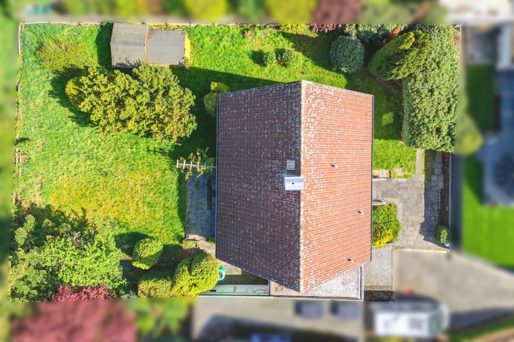 Gütelhöfer Immobilien - Immobilienangebot - Rheinbach / Wormersdorf - Alle - Freistehendes, sanierungsbedürftiges Einfamilienhaus mit großem Garten und Garage in ruhiger Lage