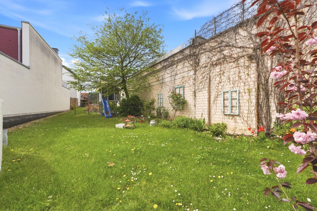 Gütelhöfer Immobilien - Immobilienangebot - Rheinbach - Alle - Attraktives Wohn- und Geschäftshaus in bester Lage von Rheinbach mit optionalem Baugrundstück