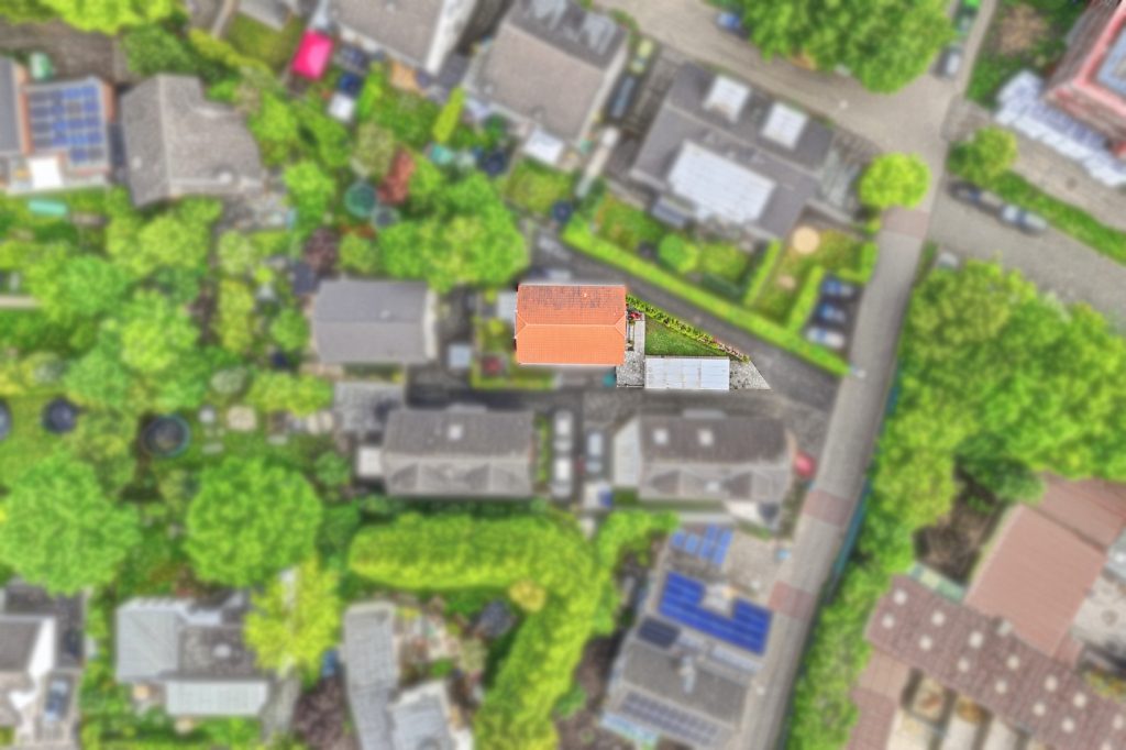 Gütelhöfer Immobilien - Immobilienangebot - Frechen - Alle - Freistehendes Einfamilienhaus mit Einbauküche, Carport und idealem Grundriss für die junge Familie