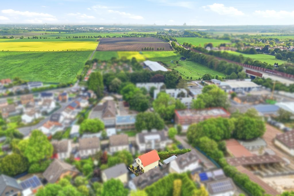 Gütelhöfer Immobilien - Immobilienangebot - Frechen - Alle - Freistehendes Einfamilienhaus mit Einbauküche, Carport und idealem Grundriss für die junge Familie