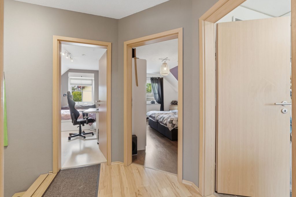 Gütelhöfer Immobilien - Immobilienangebot - Frechen - Alle - Freistehendes Einfamilienhaus mit Einbauküche, Carport und idealem Grundriss für die junge Familie