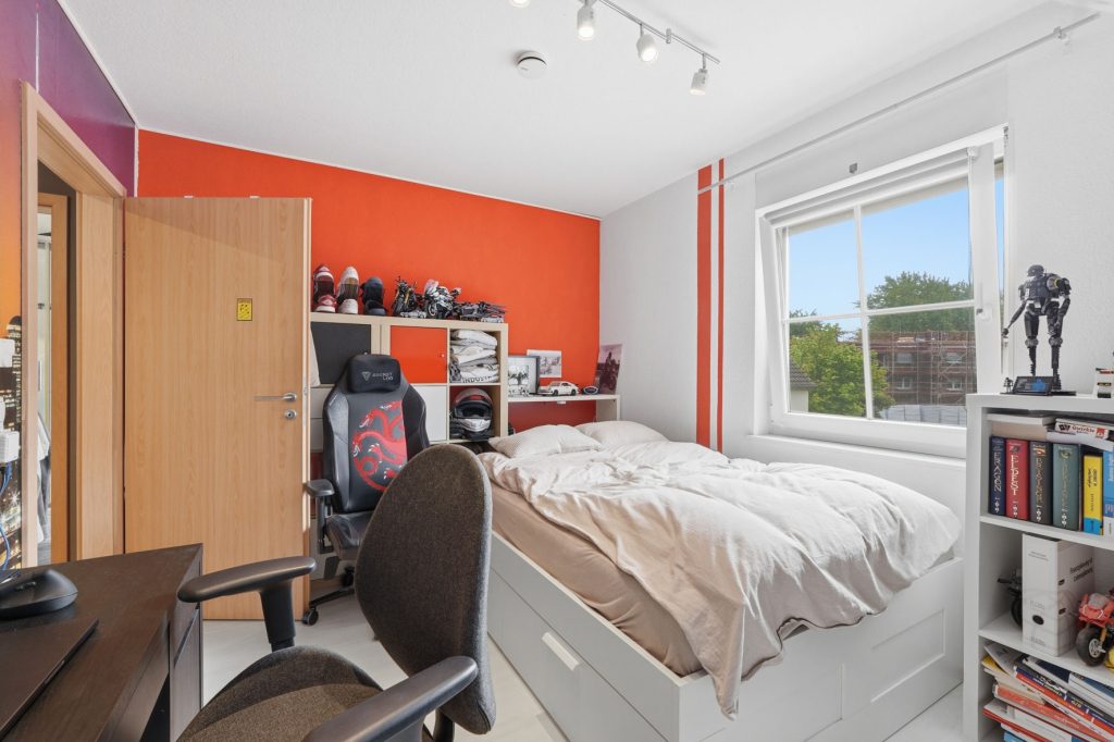 Gütelhöfer Immobilien - Immobilienangebot - Frechen - Alle - Freistehendes Einfamilienhaus mit Einbauküche, Carport und idealem Grundriss für die junge Familie
