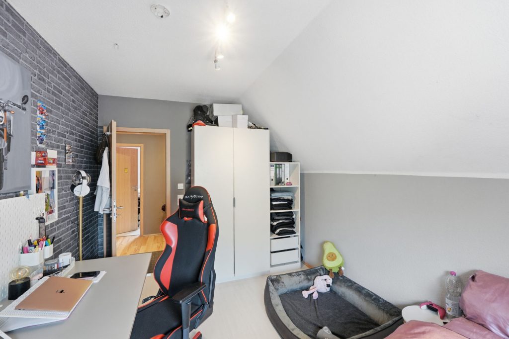 Gütelhöfer Immobilien - Immobilienangebot - Frechen - Alle - Freistehendes Einfamilienhaus mit Einbauküche, Carport und idealem Grundriss für die junge Familie