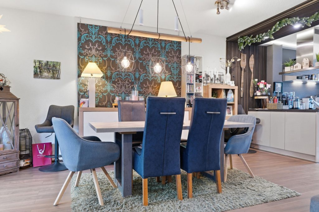 Gütelhöfer Immobilien - Immobilienangebot - Frechen - Alle - Freistehendes Einfamilienhaus mit Einbauküche, Carport und idealem Grundriss für die junge Familie