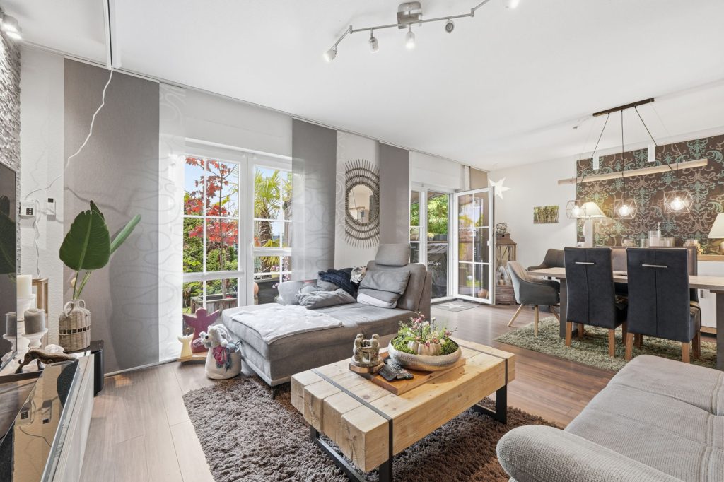Gütelhöfer Immobilien - Immobilienangebot - Frechen - Alle - Freistehendes Einfamilienhaus mit Einbauküche, Carport und idealem Grundriss für die junge Familie