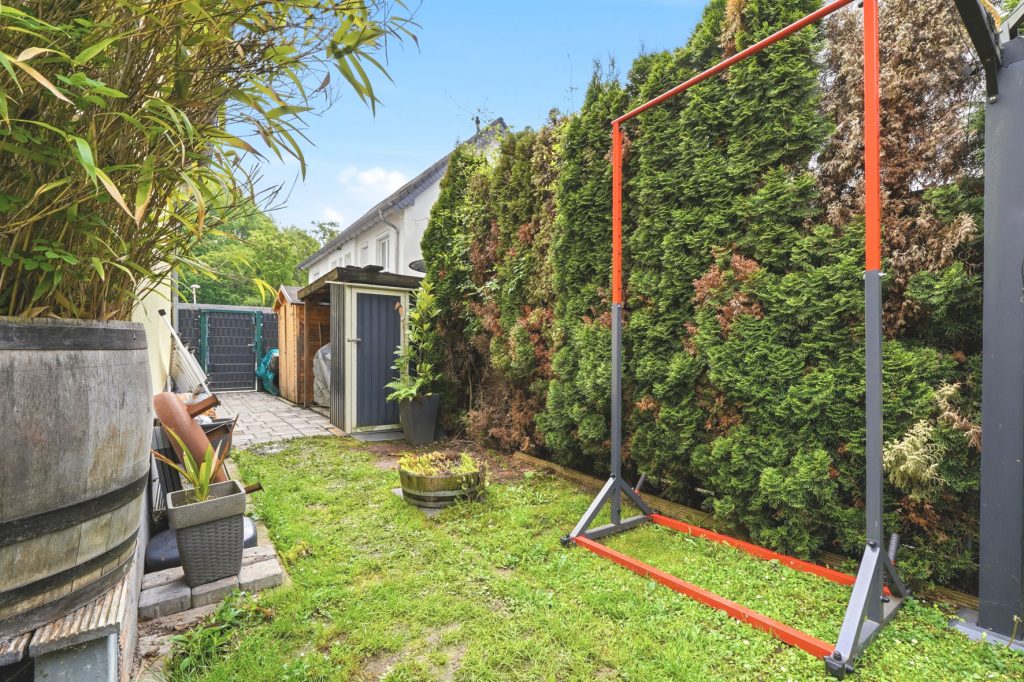 Gütelhöfer Immobilien - Immobilienangebot - Frechen - Alle - Freistehendes Einfamilienhaus mit Einbauküche, Carport und idealem Grundriss für die junge Familie