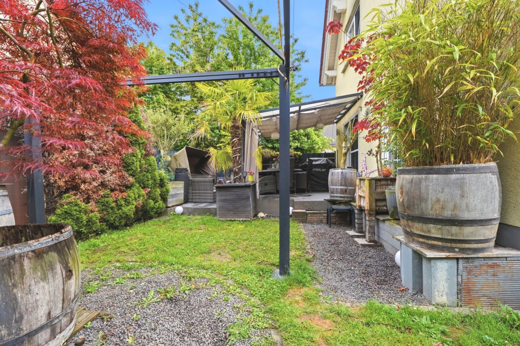Gütelhöfer Immobilien - Immobilienangebot - Frechen - Alle - Freistehendes Einfamilienhaus mit Einbauküche, Carport und idealem Grundriss für die junge Familie