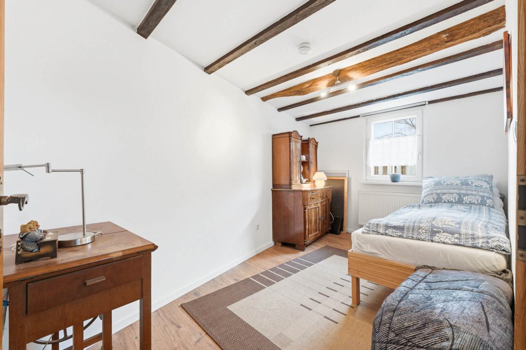 Gütelhöfer Immobilien - Immobilienangebot - Rheinbach - Alle - Schmuckkästchen in zentraler Lage! Einzigartiges Wohnhaus mit Innenhof, Dachterrasse u. fünf Garagen