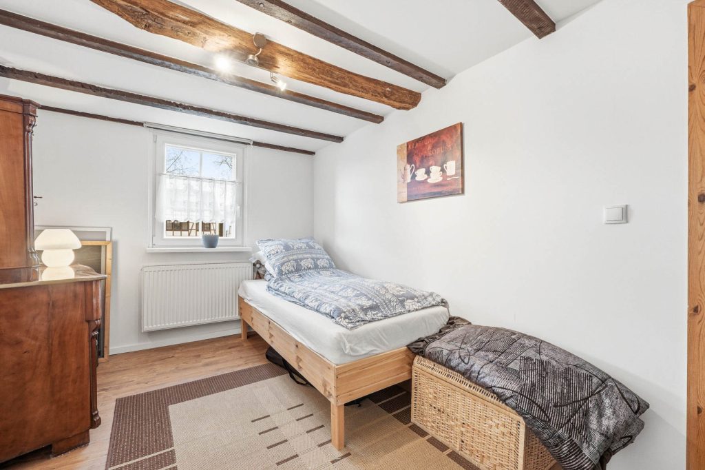 Gütelhöfer Immobilien - Immobilienangebot - Rheinbach - Alle - Schmuckkästchen in zentraler Lage! Einzigartiges Wohnhaus mit Innenhof, Dachterrasse u. fünf Garagen