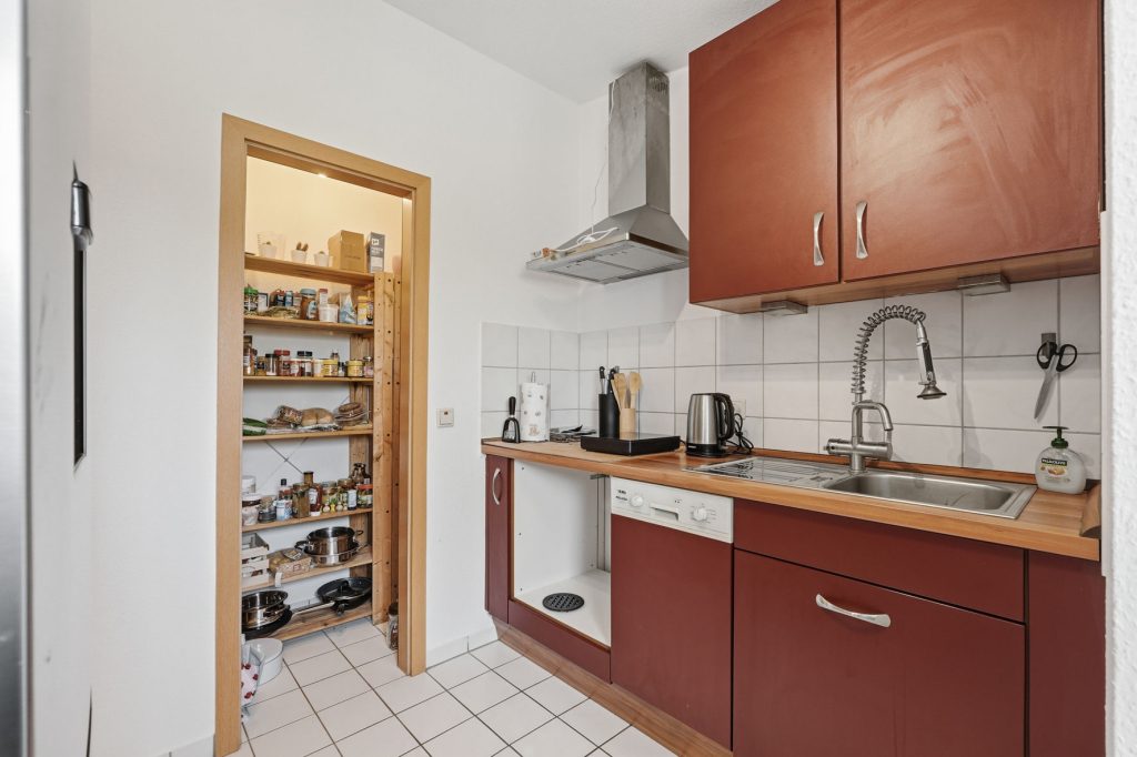 Gütelhöfer Immobilien - Immobilienangebot - Bonn / Endenich - Alle - Bezugsfrei! Charmante Dachgeschosswohnung in  Endenich zur Kapitalanlage oder eigenen Nutzung
