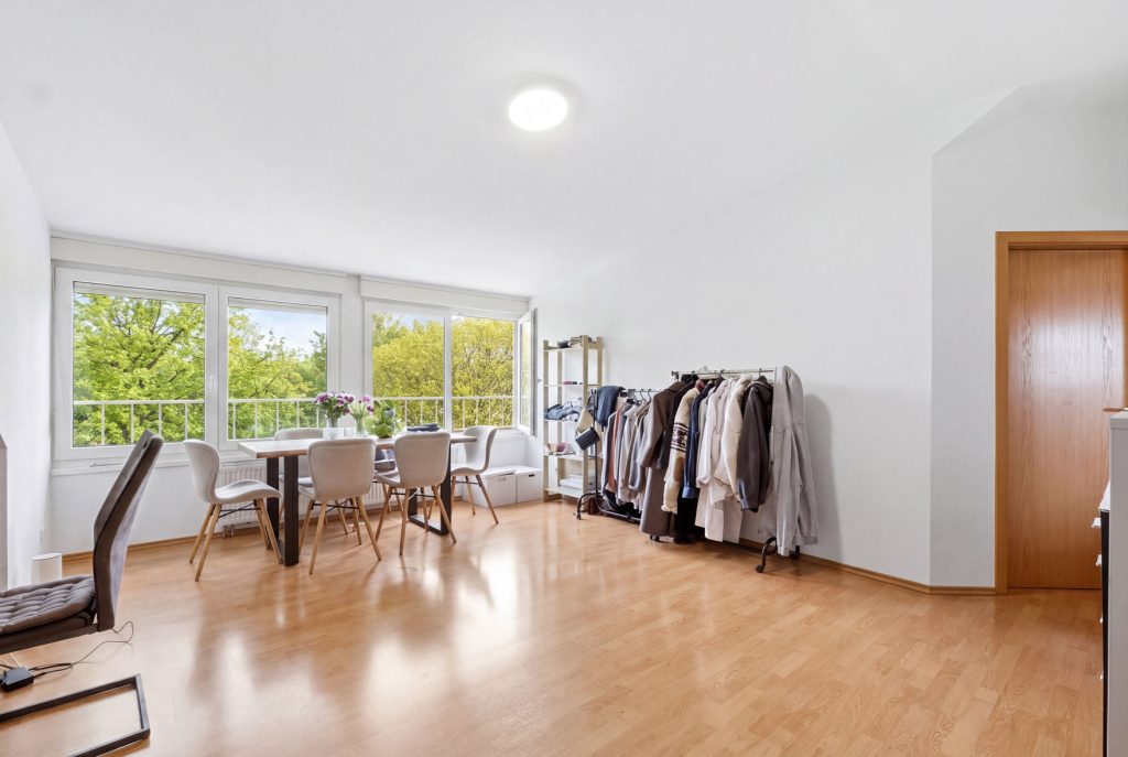 Gütelhöfer Immobilien - Immobilienangebot - Bonn / Endenich - Alle - Bezugsfrei! Charmante Dachgeschosswohnung in  Endenich zur Kapitalanlage oder eigenen Nutzung