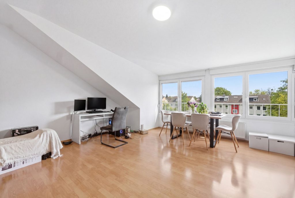Gütelhöfer Immobilien - Immobilienangebot - Bonn / Endenich - Alle - Bezugsfrei! Charmante Dachgeschosswohnung in  Endenich zur Kapitalanlage oder eigenen Nutzung