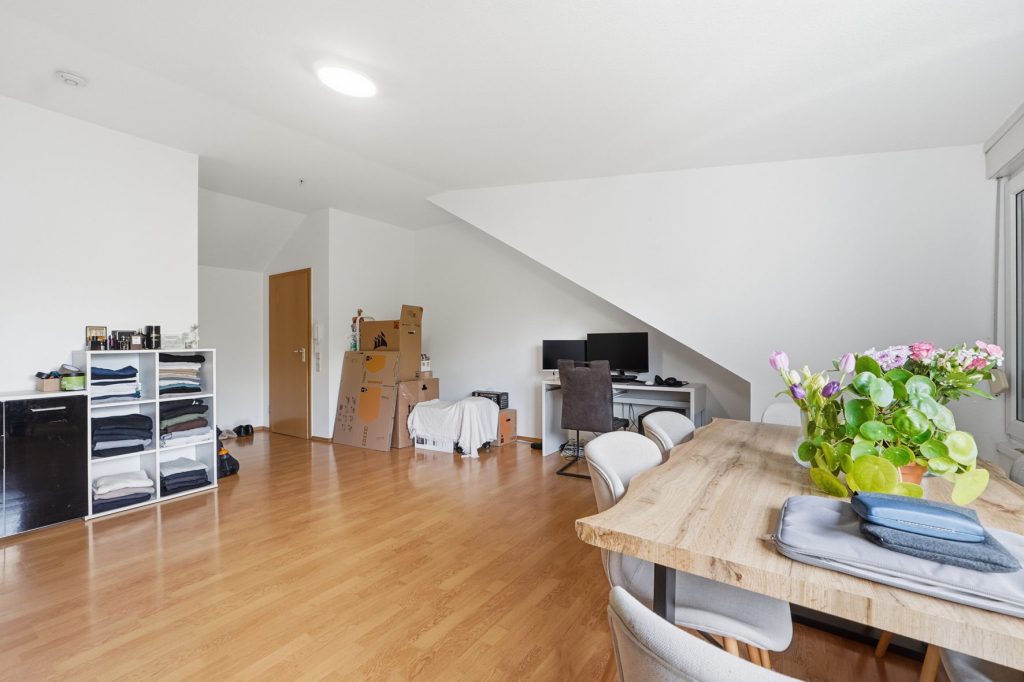 Gütelhöfer Immobilien - Immobilienangebot - Bonn / Endenich - Alle - Bezugsfrei! Charmante Dachgeschosswohnung in  Endenich zur Kapitalanlage oder eigenen Nutzung