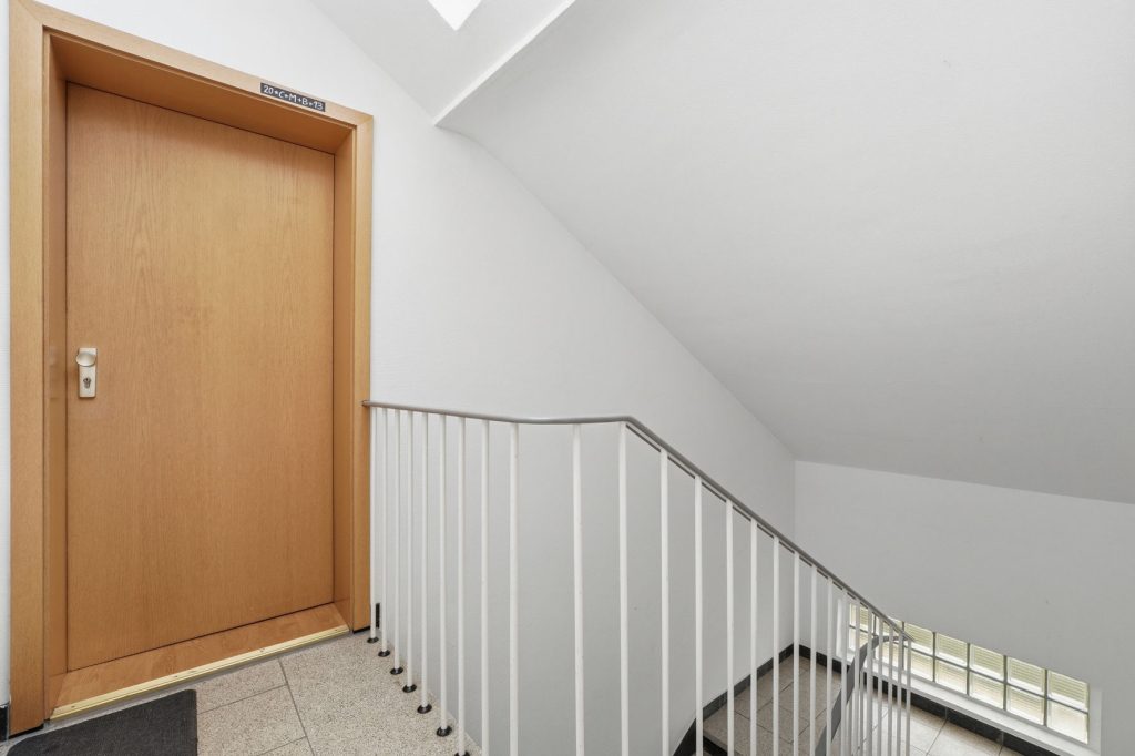 Gütelhöfer Immobilien - Immobilienangebot - Bonn / Endenich - Alle - Bezugsfrei! Charmante Dachgeschosswohnung in  Endenich zur Kapitalanlage oder eigenen Nutzung