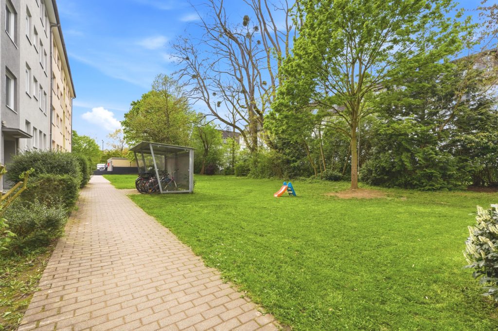 Gütelhöfer Immobilien - Immobilienangebot - Bonn / Endenich - Alle - Bezugsfrei! Charmante Dachgeschosswohnung in  Endenich zur Kapitalanlage oder eigenen Nutzung