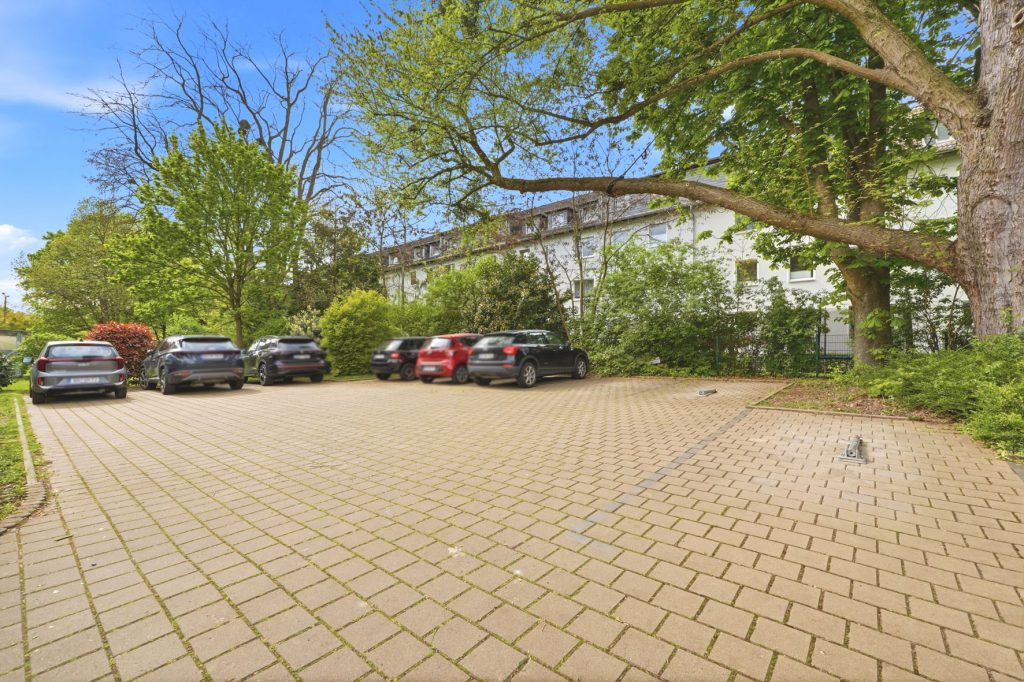 Gütelhöfer Immobilien - Immobilienangebot - Bonn / Endenich - Alle - Bezugsfrei! Charmante Dachgeschosswohnung in  Endenich zur Kapitalanlage oder eigenen Nutzung